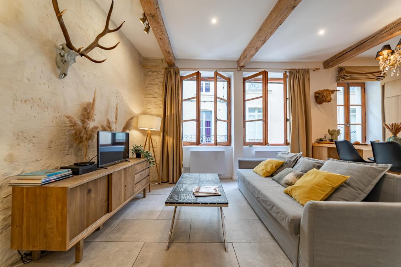 L'Elegance De La Pierre Au Pied De La Maison Carree - Une Nuit A Nimes Ngoại thất bức ảnh