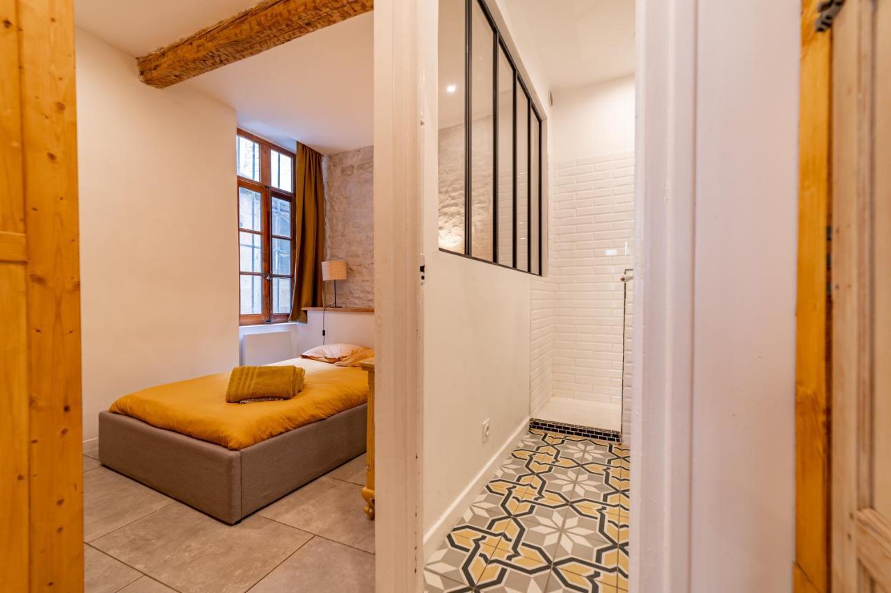 L'Elegance De La Pierre Au Pied De La Maison Carree - Une Nuit A Nimes Ngoại thất bức ảnh